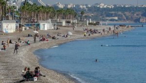 Kısıtlamanın ardından dünyaca ünlü sahile akın ettiler