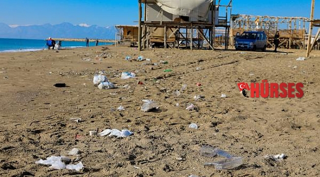Lüks tatilin bedavaya sunulduğu 'çardak kent' çöplük oldu