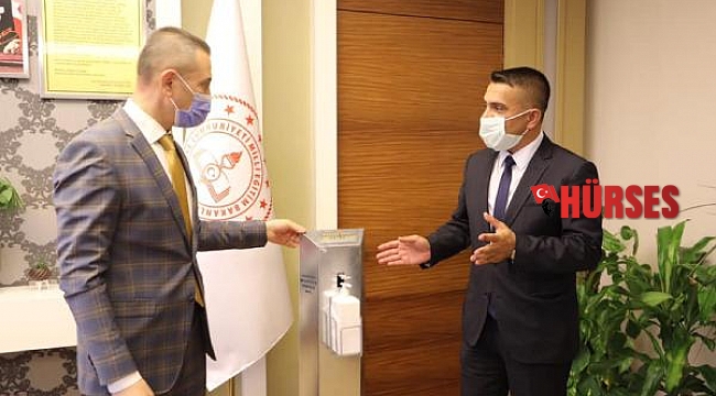 Milli Eğitim'e dezenfektan makinesi