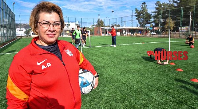 Oğlunun hayali için futbol kulübü kurdu