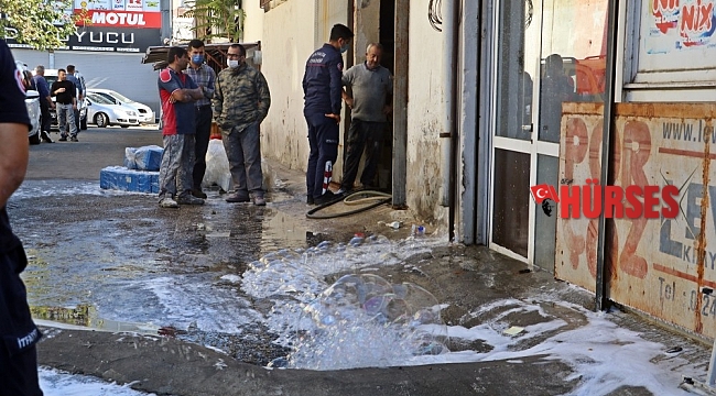 Temizlik malzemelerinin satıldığı iş yerinde yangın