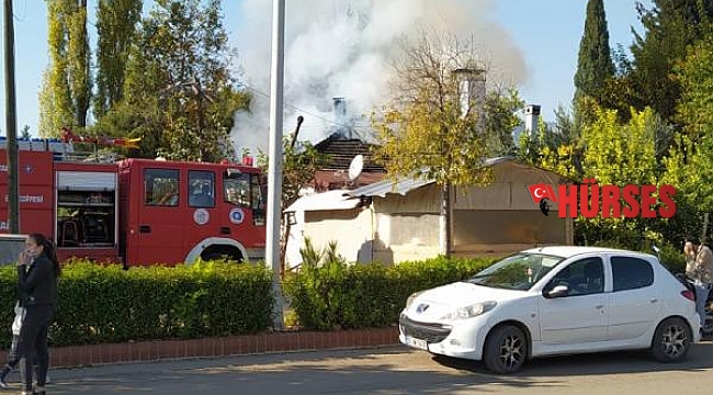 Yangında ev küle döndü