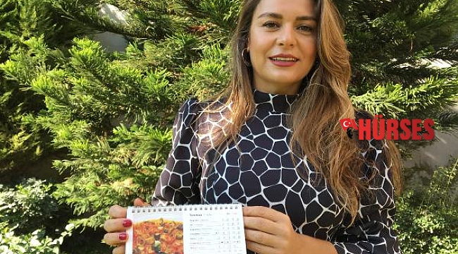 2021 takviminde yer alan Antalya yemeğini hem pişirdi, hem anlattı