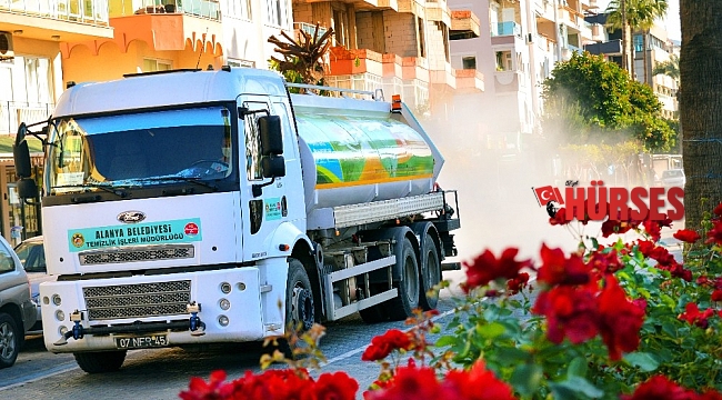 Alanya'da cadde ve sokaklar mikronsis ile temizleniyor