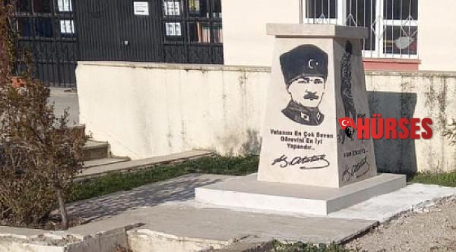 Antalya'da Atatürk'ün büstü ve heykeline saldırı