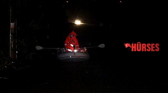 Antalya'da sağanak nedeniyle birçok iş yerini su bastı