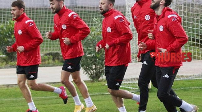 Antalyaspor'da 7 futbolcudan iyi haber