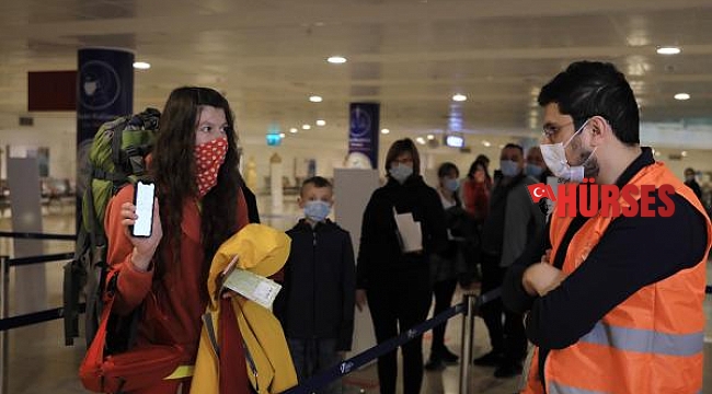 Antalya'ya gelen turistlere 'negatif' PCR test kontrolü