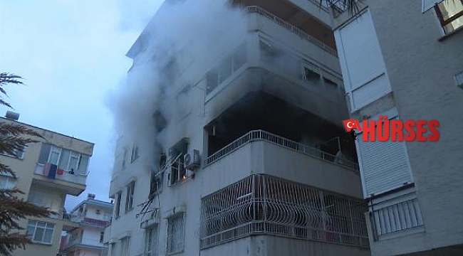 Apartmanda çıkan yangın korkuttu