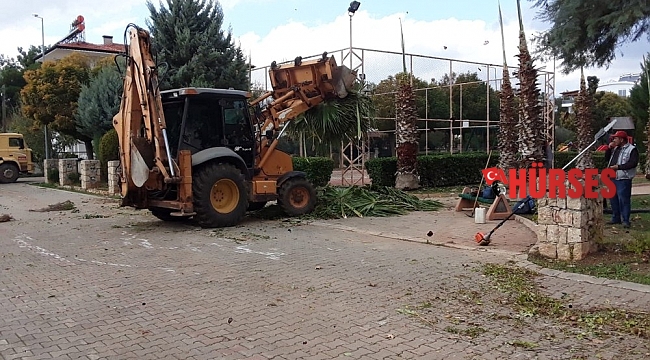 Döşemealtı'nda parklara kış bakımı