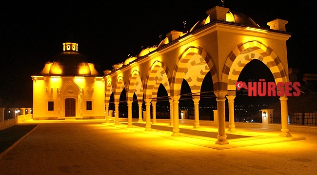 Finike Eroğlu Nuri Cami, amber rengi ile aydınlatıldı