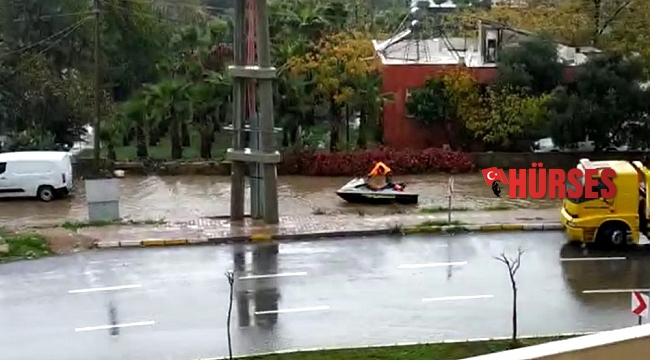 Göle dönen yolda jet ski keyfi