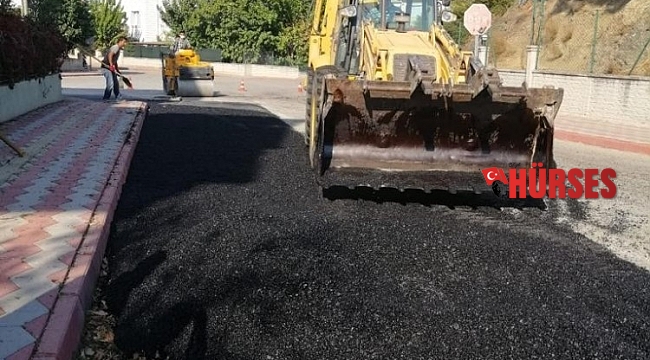 Kemer Belediyesi alt yapı çalışmaları yapılan bozuk yolları asfaltlıyor