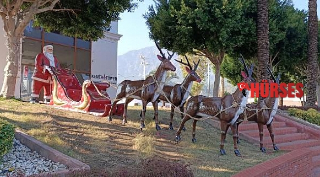 Kemer Belediyesi ilçeyi yeni yıl için süsledi
