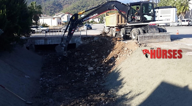 Kemer'de dereler ıslah ediliyor
