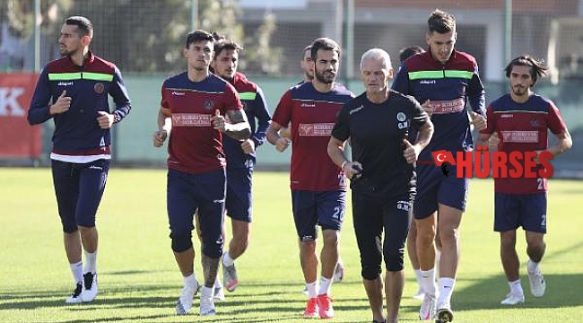 Lider Aytemiz Alanyaspor, rakipleriyle farkı açma peşinde