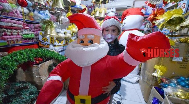 Noel Baba kostümlü, evde yılbaşı kutlaması fiyatları katlandı
