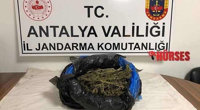 Otobüs terminalinde uyuşturucu operasyonu
