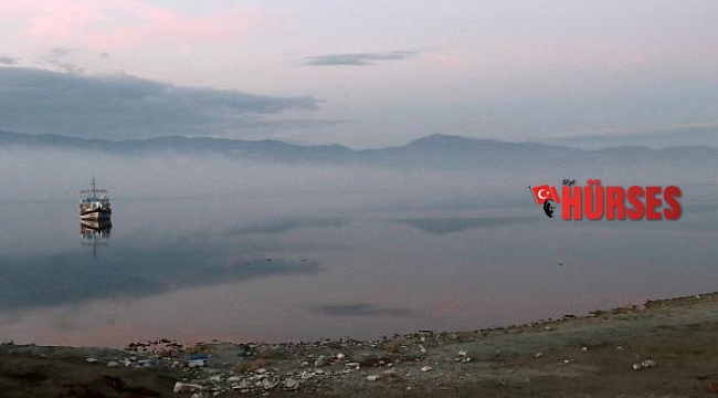Sis altındaki Burdur Gölü, hayran bıraktı