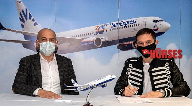 SunExpress, DJ Burak Yeter'in hava yolu partneri oldu