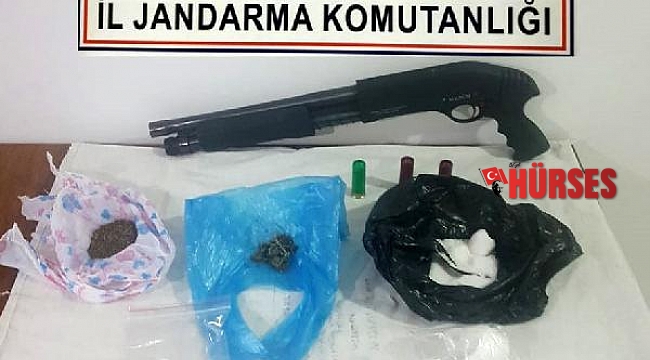 Turistlere uyuşturucu satanlara şok baskın