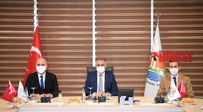 Vali Yazıcı: "Virüsle mücadele ederken üretimimizi ihmal etmiyoruz"