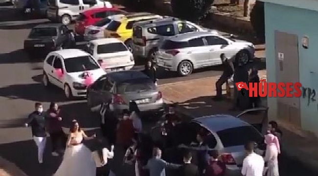 Yasağa aldırmadan sokakta düğün eğlencesi yaptılar