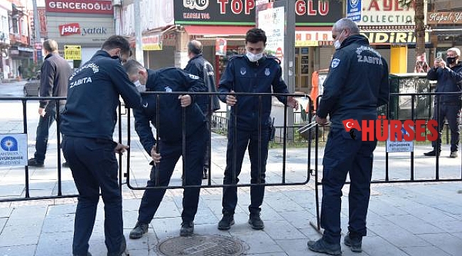 Yaya trafiğinin olduğu cadde, 3 bin 500 kişi ile sınırlandırıldı