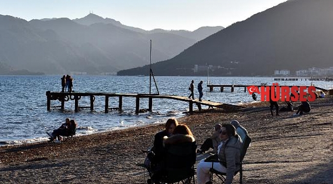 Yeni yıl öncesi güneşi görenler sahilleri doldurdu