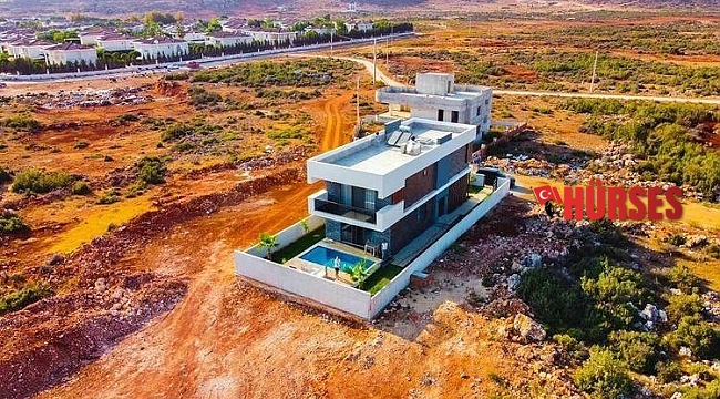 300 bin TL değerindeki ziynet eşyalarını çaldılar