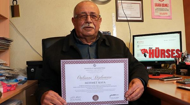 72 yaşında üçüncü üniversite diplomasını aldı