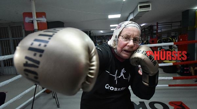 75 yaşındaki Naciye Hanım, gençlere taş çıkartıyor