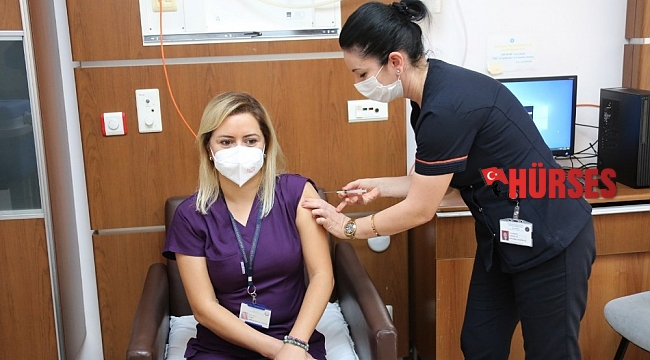 Akdeniz Üniversitesi Hastanesi'nde CoronaVac aşılaması başladı