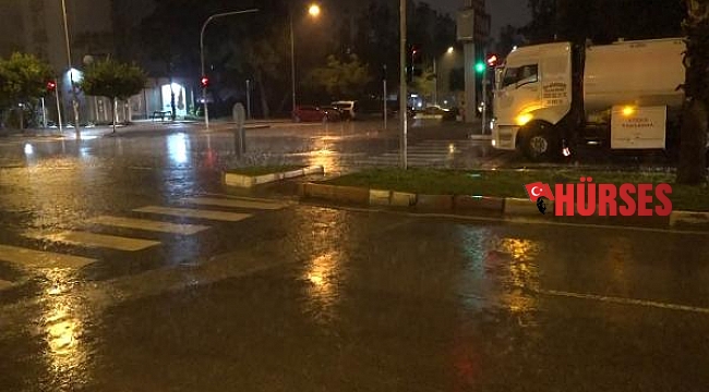 Antalya'da kuvvetli yağış etkili oldu