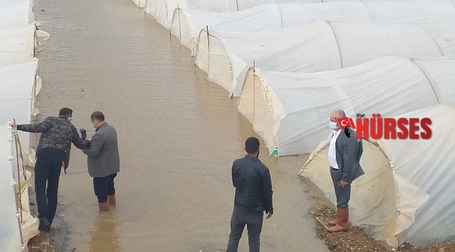 Antalya'da taşan dere ekili alanları su altında bıraktı