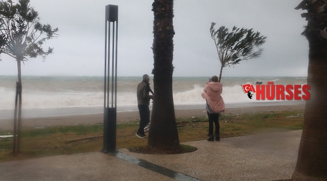 Antalya'da yarın için kuvvetli fırtına uyarısı