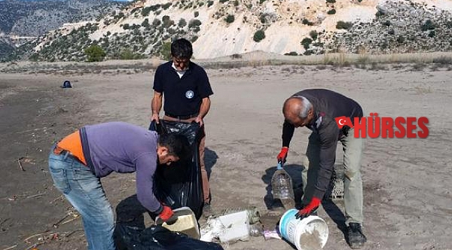 Çayağzı Plajı'nı temizlediler