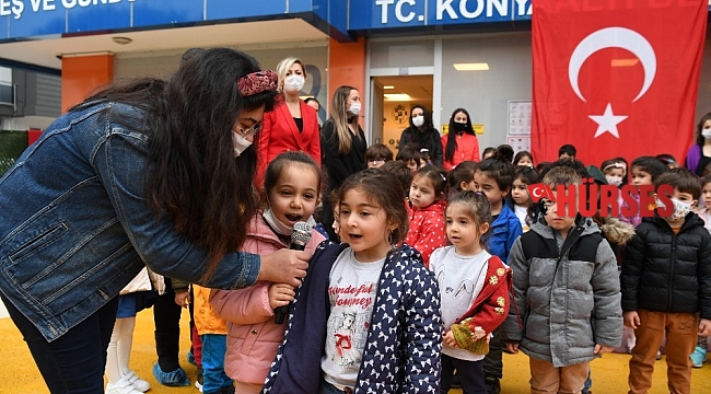 Esen, bayrak töreni coşkusuna ortak oldu