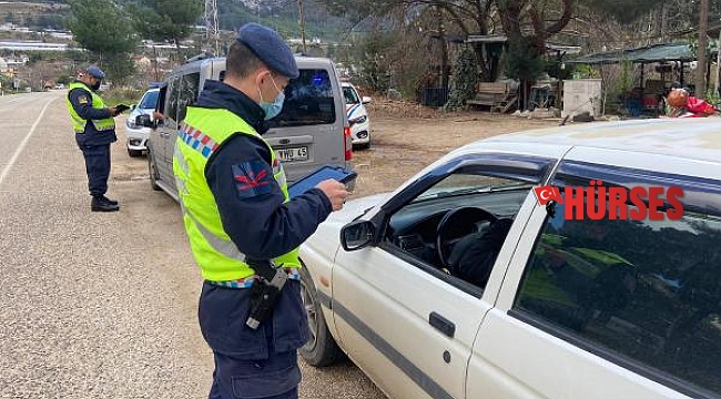 Finike'de cep telefonu ve emniyet kemeri denetimi