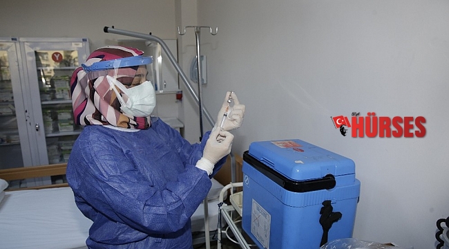 Huzurevi sakinlerine CoronaVac aşıları yapıldı
