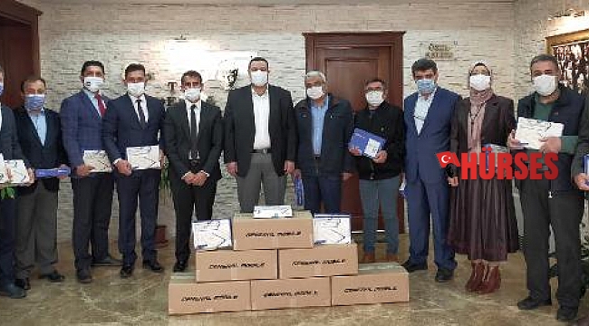 İhtiyaç sahibi öğrencilere tablet