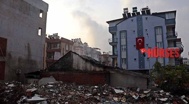 Kentsel dönüşüme hazırlanan gecekondudaki yangın korkuttu