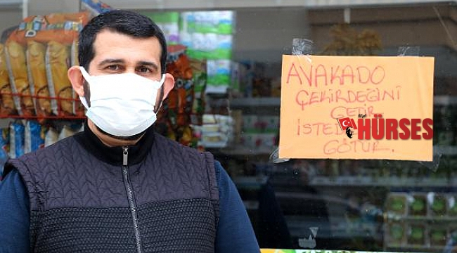 Markette avokado çekirdeği ile alışveriş