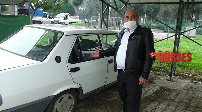 Pes etmediler çalıştıramadıkları otomobili iterek çalmaya çalıştılar