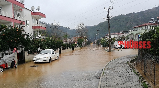 Sağanak sonrası Kemer'de yaralar sarılıyor