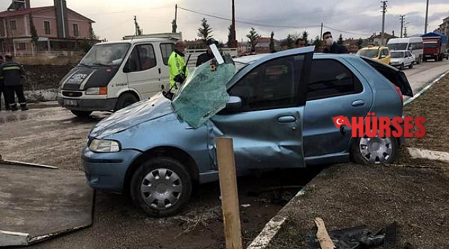 TIR'la çarpışan otomobildeki karı- kocayı ölüm ayırdı