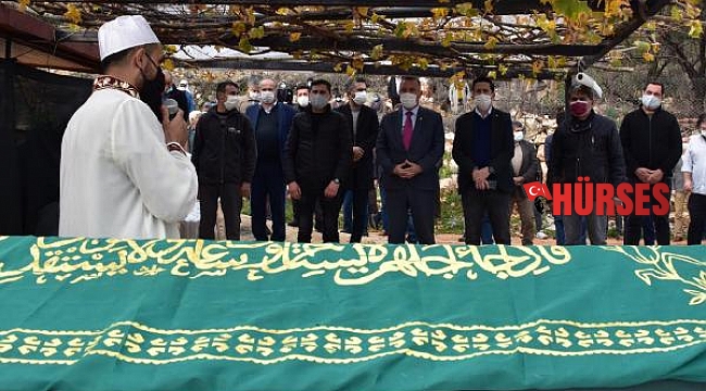 Ustaer son yolculuğuna uğurlandı