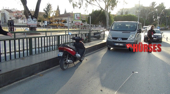 Alkollü ve kasksız motosiklet sürücüsü ölümden döndü