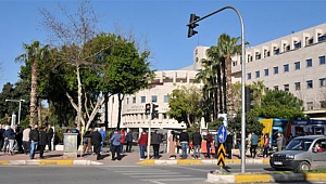 Antalya'da korona kuyruğu