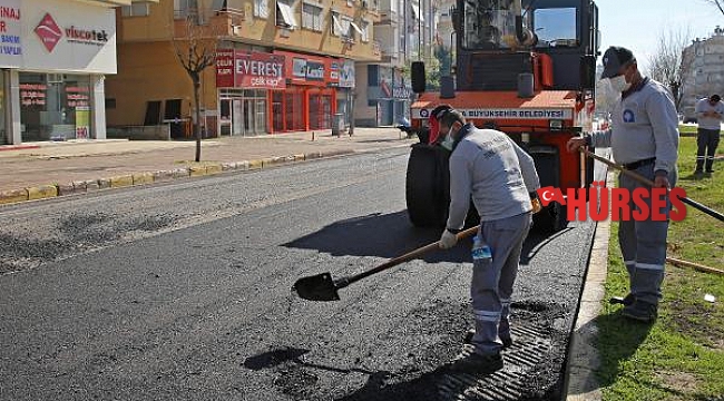 Büyükşehir'den kısıtlamada asfalt mesaisi
